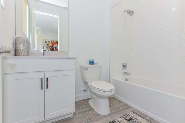 Building Photo - 1525 Stockbridge St