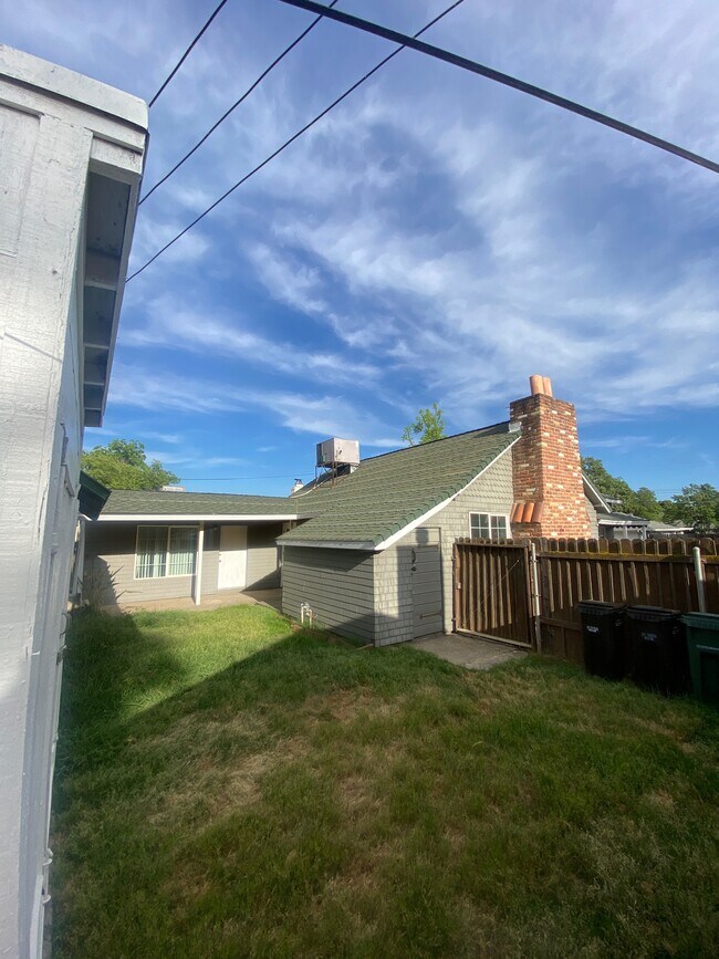 Building Photo - 3005 Fairways Ct