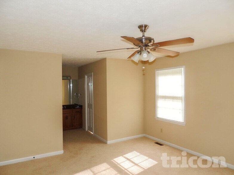 Building Photo - 1431 Tall Pines Dr