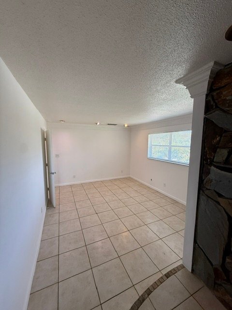 Building Photo - 1020 N 18th Ct