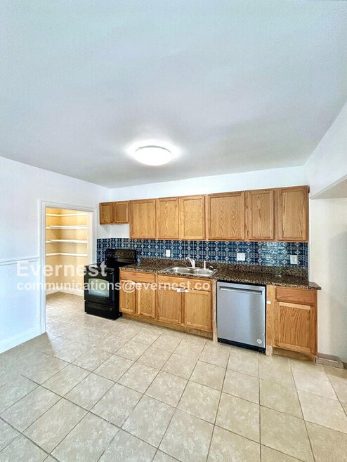 Building Photo - 1409 Hull St