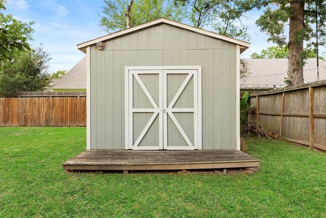 Building Photo - 1850 Libbey Dr