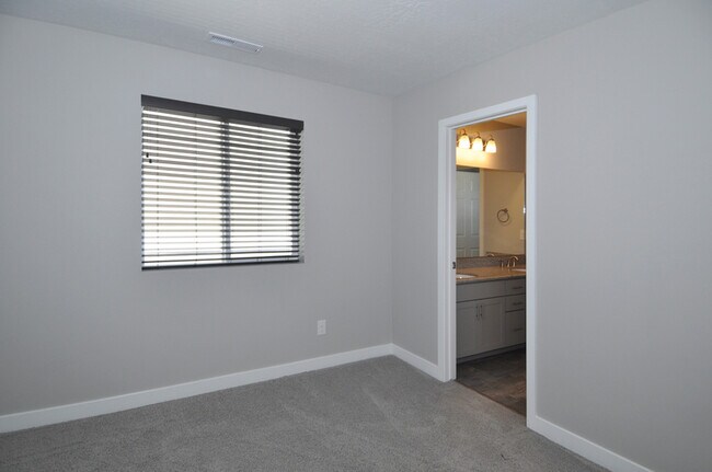 Building Photo - 11497 S Alta Loma Ln