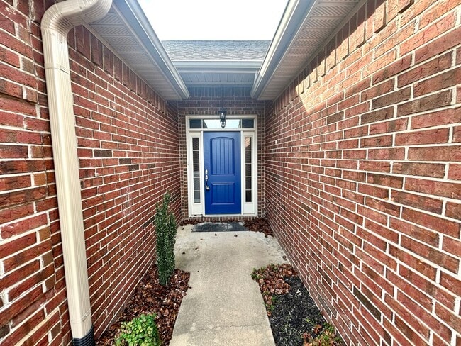 Building Photo - 3 bedroom 2 bath modern style home minutes from Centerton Main!!