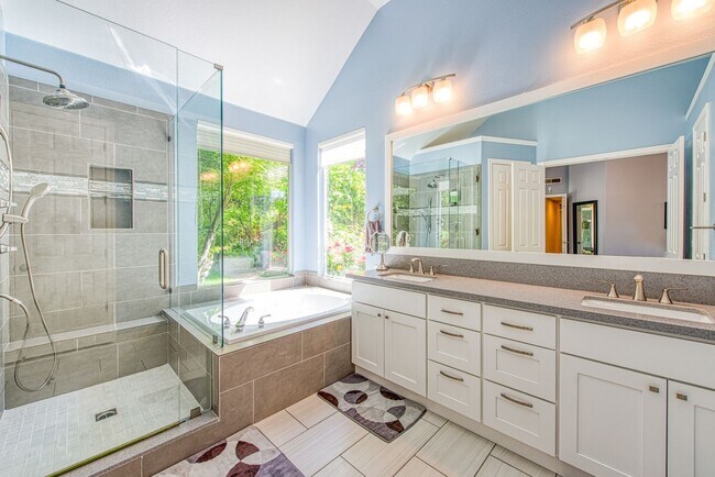 Building Photo - Custom home in beautiful St Andrews Green gated community