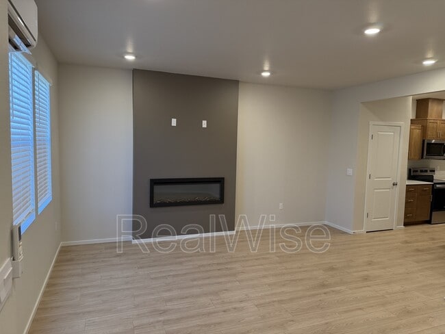 Building Photo - 62755 Eagle Rd