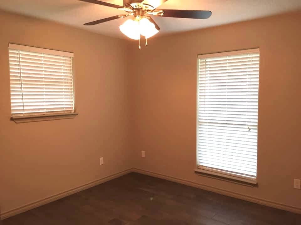 Building Photo - 8341 Oakdale Dr