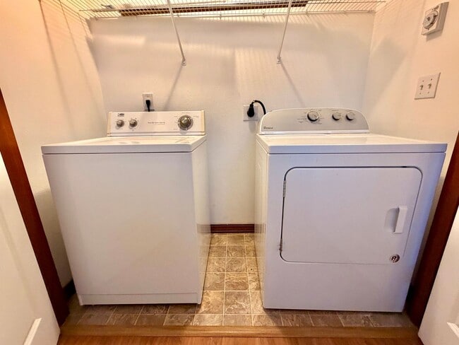 Building Photo - Spacious, remodeled two-level duplex