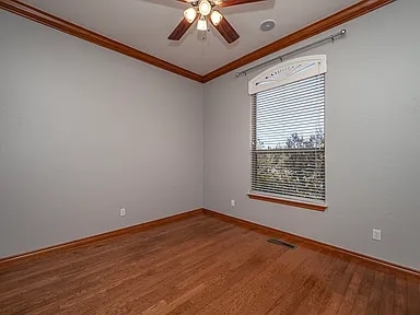 Building Photo - 204 S Riverside Dr