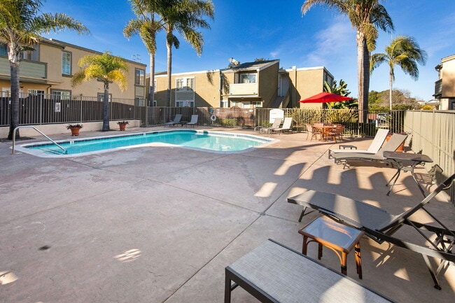 Building Photo - Fully Furnished 3BR/2BA Condo with Vaulted Ceilings, Close Proximity to UCSD and Medical Centers!...