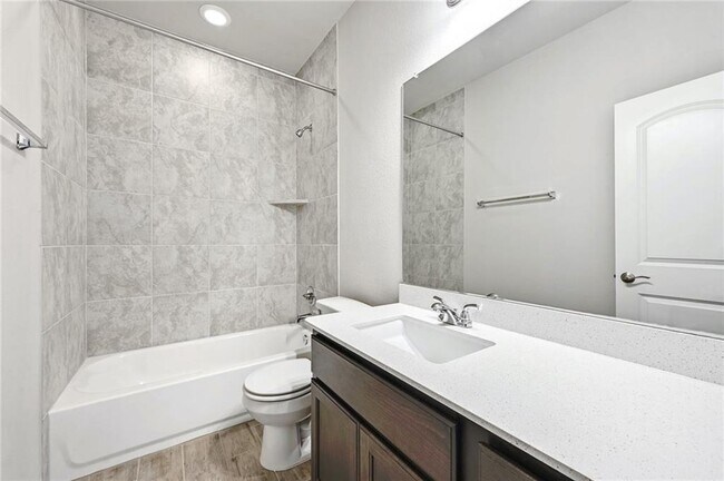 Building Photo - 224 Rollingwood Dr