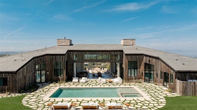 Building Photo - 3121 Old Topanga Canyon Rd