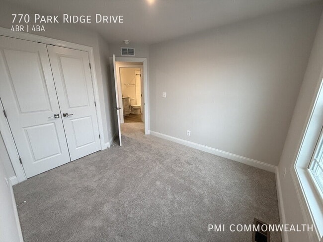 Building Photo - 770 Park Ridge Dr