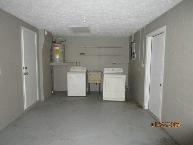 Building Photo - 8947 Cairo Ln