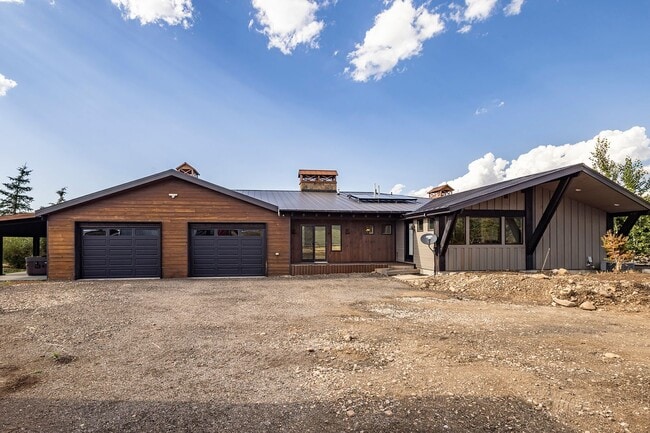 Building Photo - Ranch home in Kamas