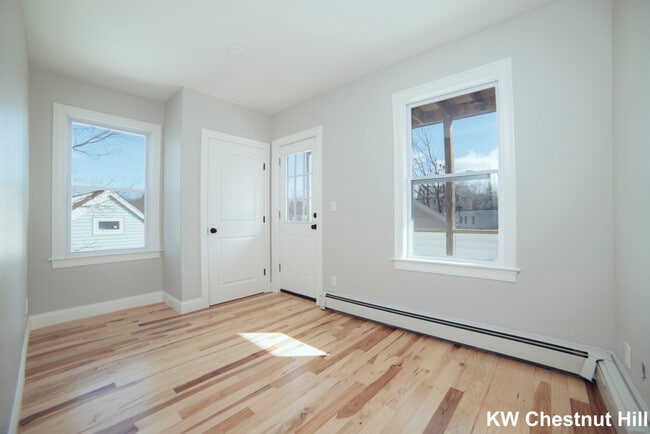 Building Photo - 10 Duffley Ct