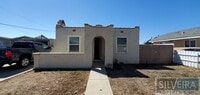 Building Photo - Cozy 2 bedroom 2 Bath Home