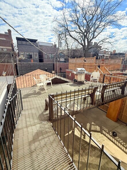 Building Photo - 2123 N Seminary Ave