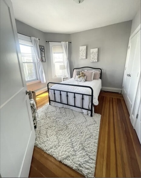 Primary Photo - 24 Belknap St