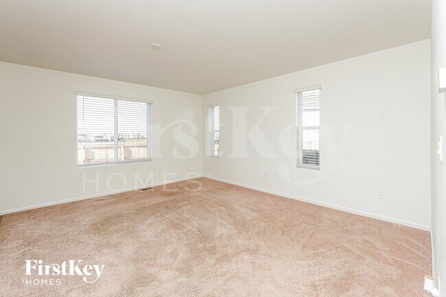 Building Photo - 10142 Luneth Dr