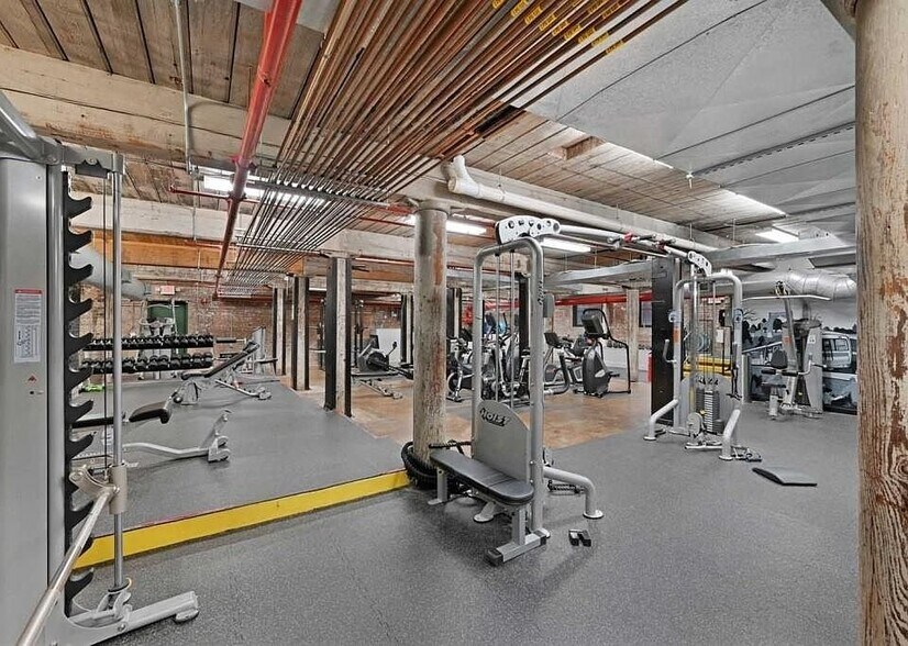 Building Photo - 170 Boulevard SE