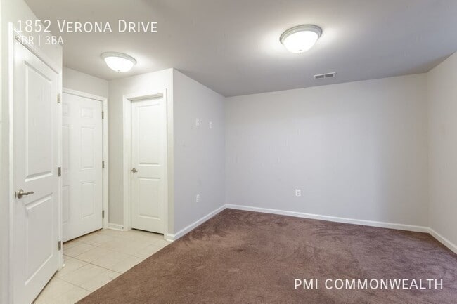 Building Photo - 1852 Verona Dr