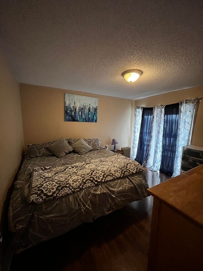 Building Photo - Large 3-bedroom 2 Bathroom in Robinwood!