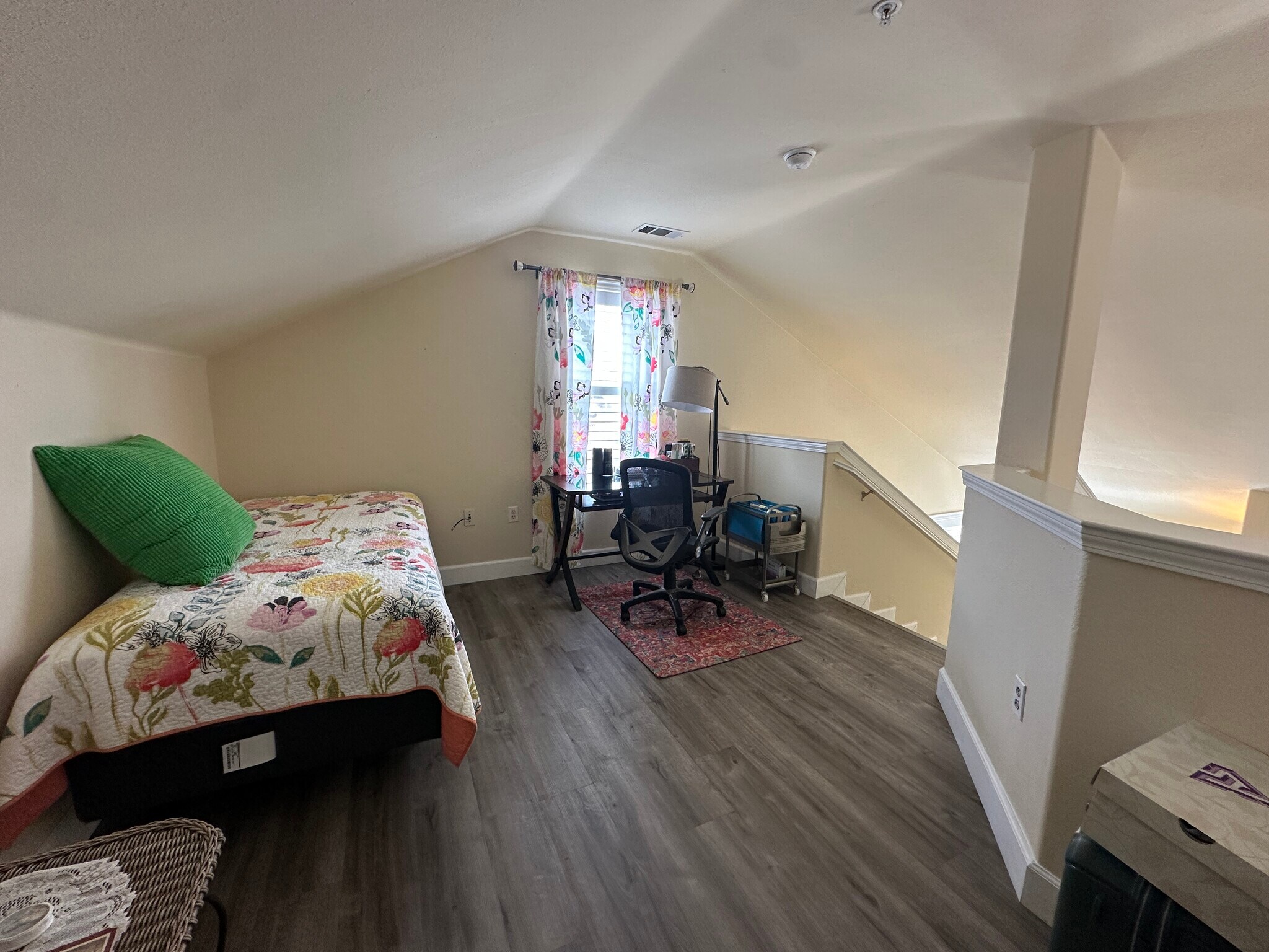 Building Photo - 5350 Dunlay Dr