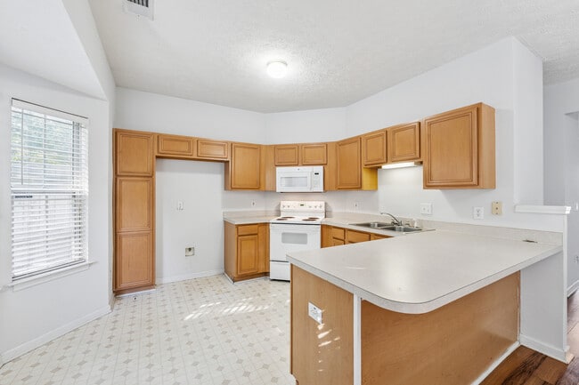 Building Photo - 115 Benfield Cir SE