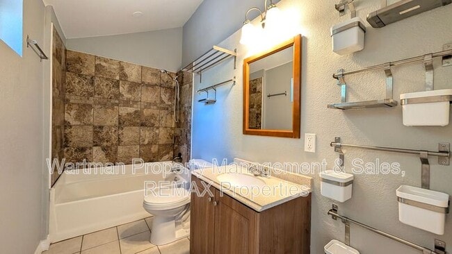 Building Photo - 202 Cheyenne Blvd