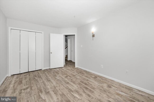 Building Photo - 4911 Edgeware Terrace