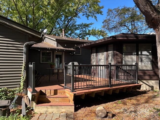 Building Photo - Beautiful 4-Bedroom, 2-Bathroom Home in Ed...