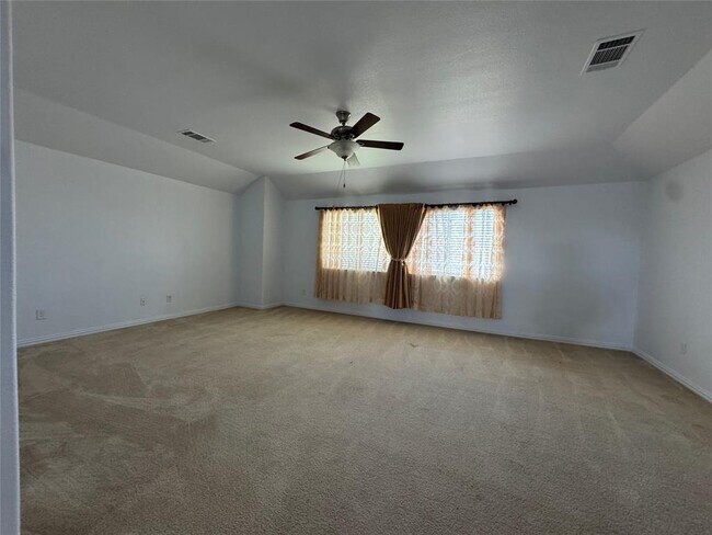 Building Photo - 123 Honey Grove