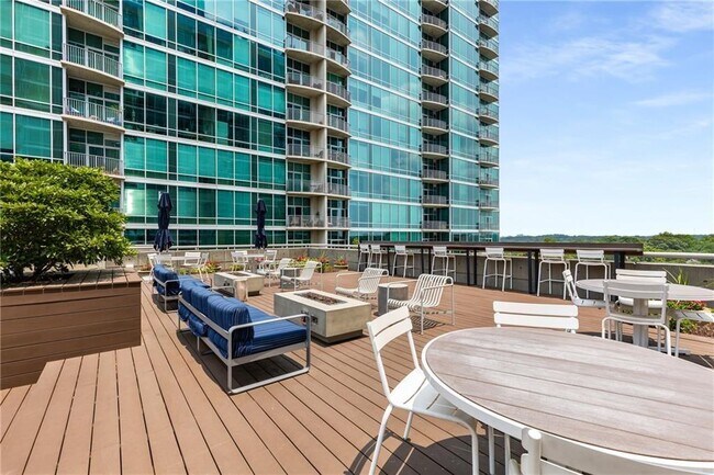 Building Photo - 943 Peachtree St NE