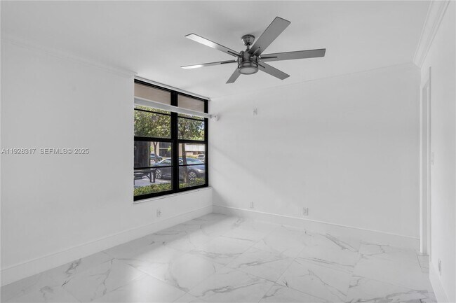 Building Photo - 12 Royal Palm Way