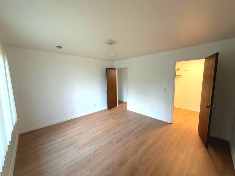 bedroom - 6150 Cobblers Dr