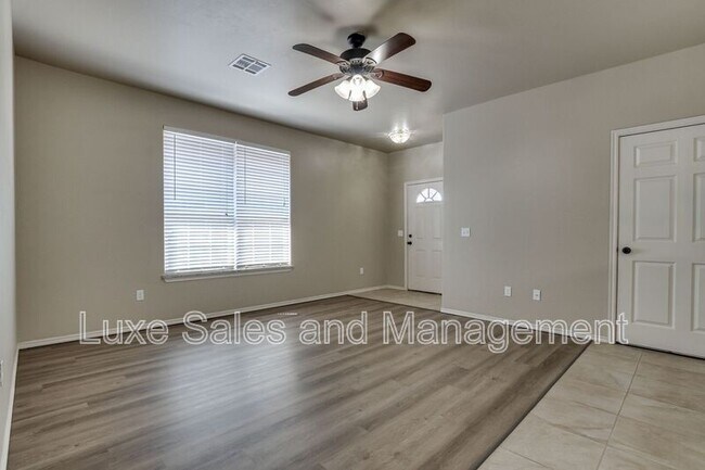 Building Photo - 1308 Garden Gate Dr