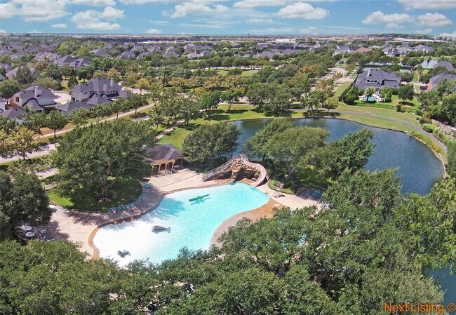 Building Photo - 20907 Field Manor Ln