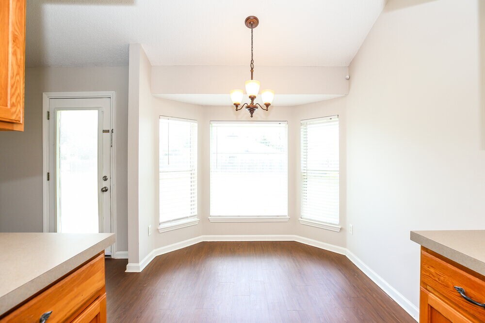 Building Photo - 3559 White Cow Ct