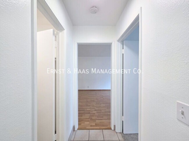 Building Photo - 3565 Linden Ave