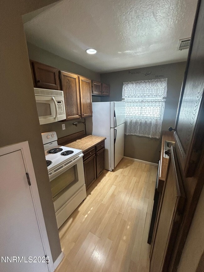 Building Photo - 3148 Bristle Branch Dr