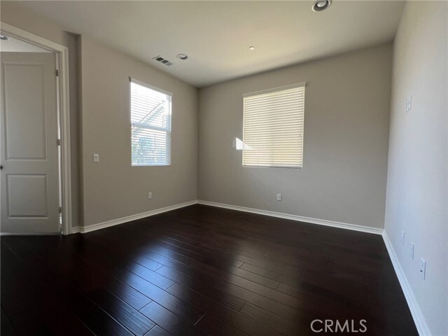 Building Photo - 789 E Sierra Madre Ave