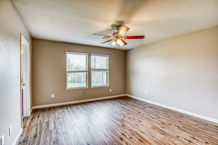 Building Photo - 6450 Dayridge Ln