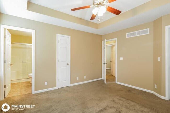 Building Photo - 1411 NW High View Dr, Grain Valley, MO 64029