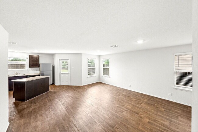 Building Photo - New Rental Alert! 2 Weeks Free Rent with 15 Month Lease