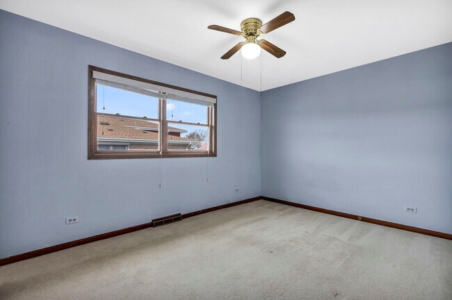 Building Photo - 9230 N Callero Dr