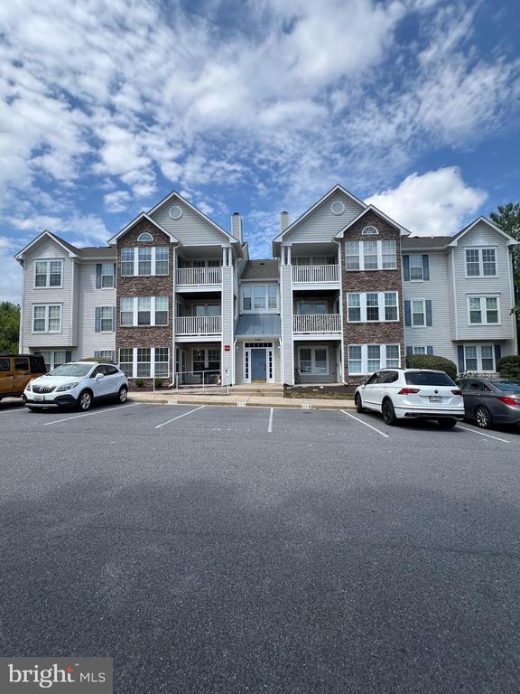 Building Photo - 5660 Wade Ct