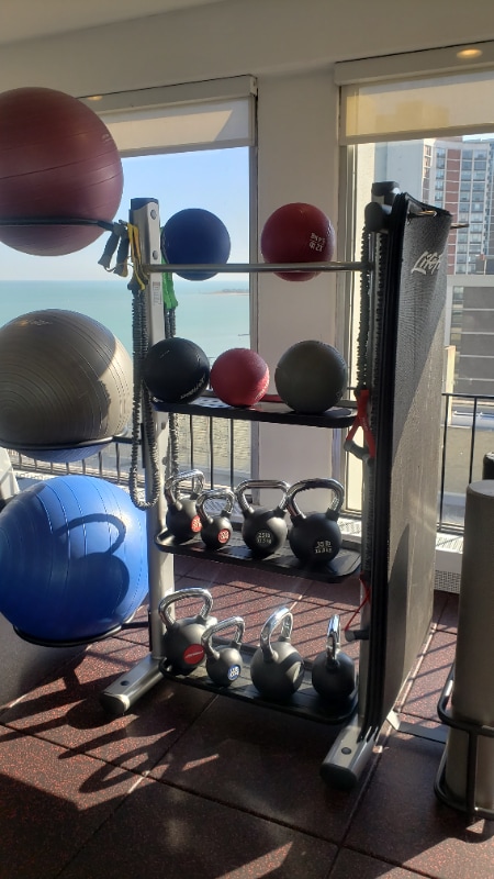 Building Photo - 6171 N Sheridan Rd