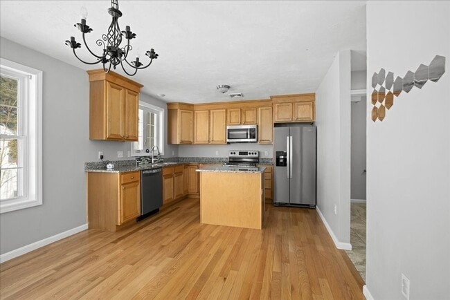 Building Photo - 16 Third St