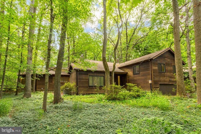 Building Photo - 10373 Currycomb Ct